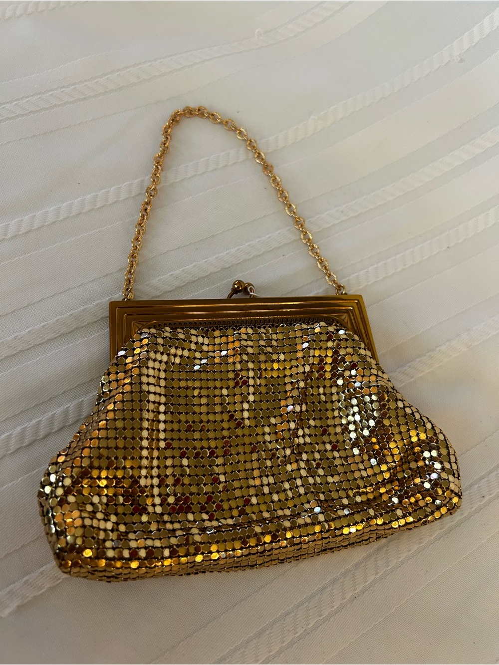 Vintage Whiting & Davis Gold Mesh Compact Purse Mirror Kisslock Clasp Gold Chain